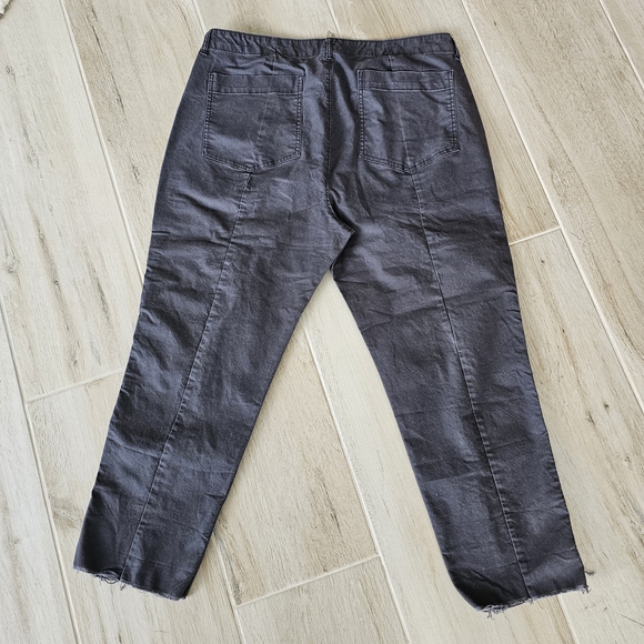 Women's Old Navy Dark Gray Raw Hem Ankle Length Chinos, Sz 16 - EUC - Picture 2 of 8